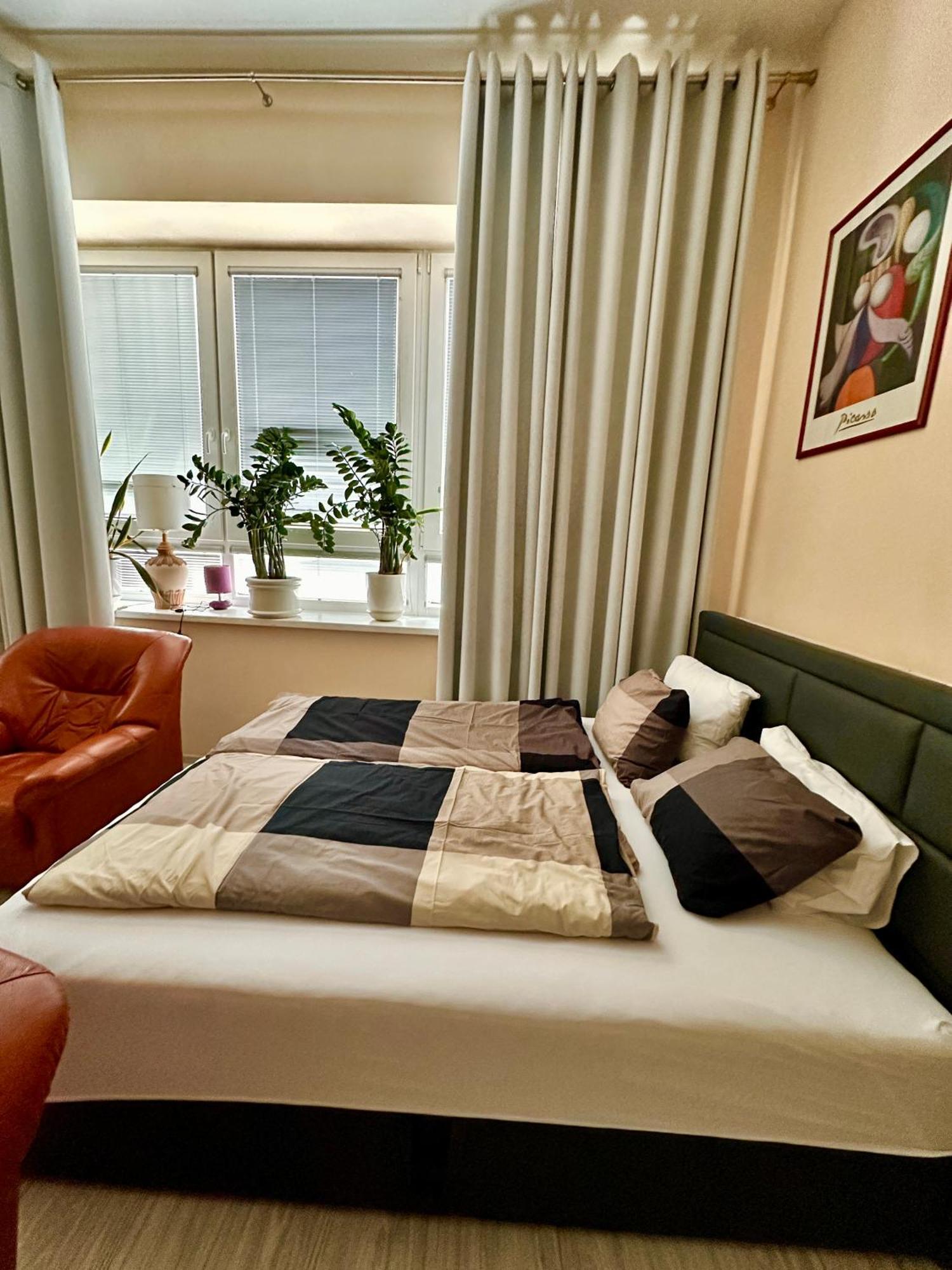 Princess Main Square Apartment Попрад Экстерьер фото