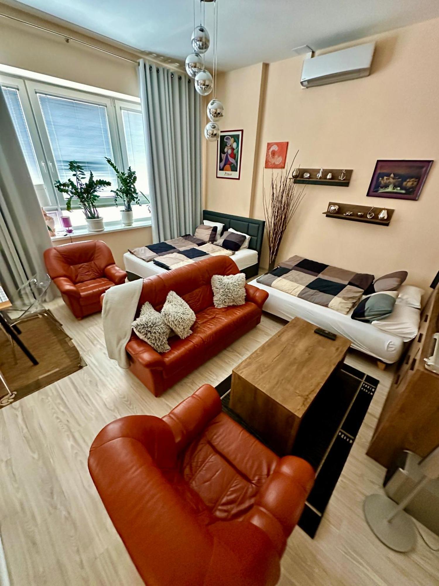 Princess Main Square Apartment Попрад Экстерьер фото