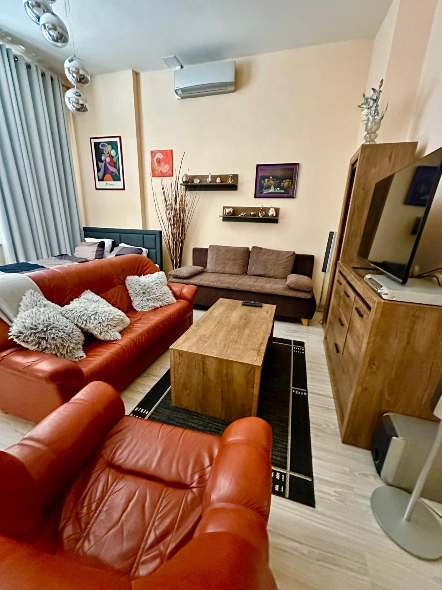 Princess Main Square Apartment Попрад Экстерьер фото