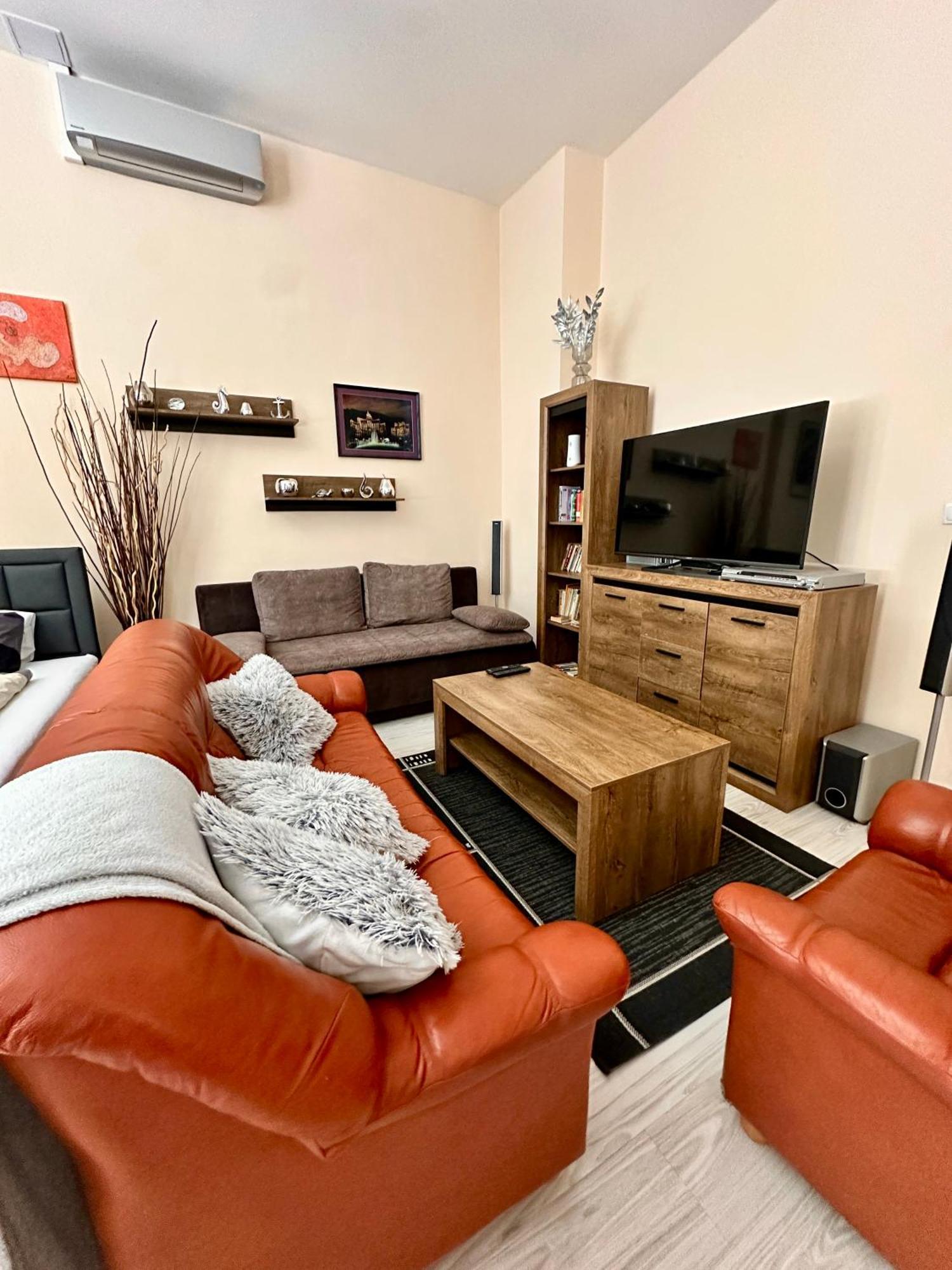 Princess Main Square Apartment Попрад Экстерьер фото