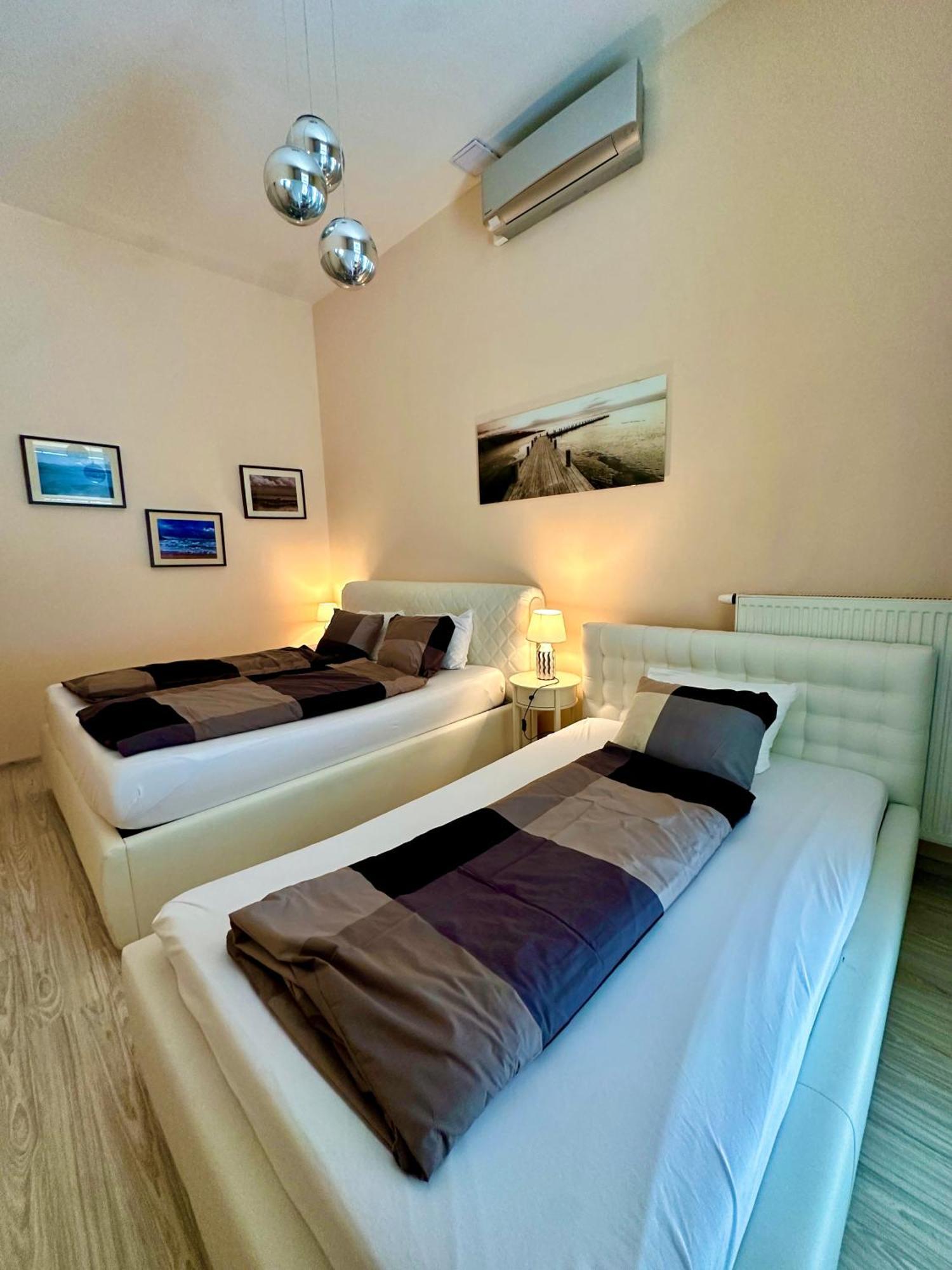 Princess Main Square Apartment Попрад Экстерьер фото