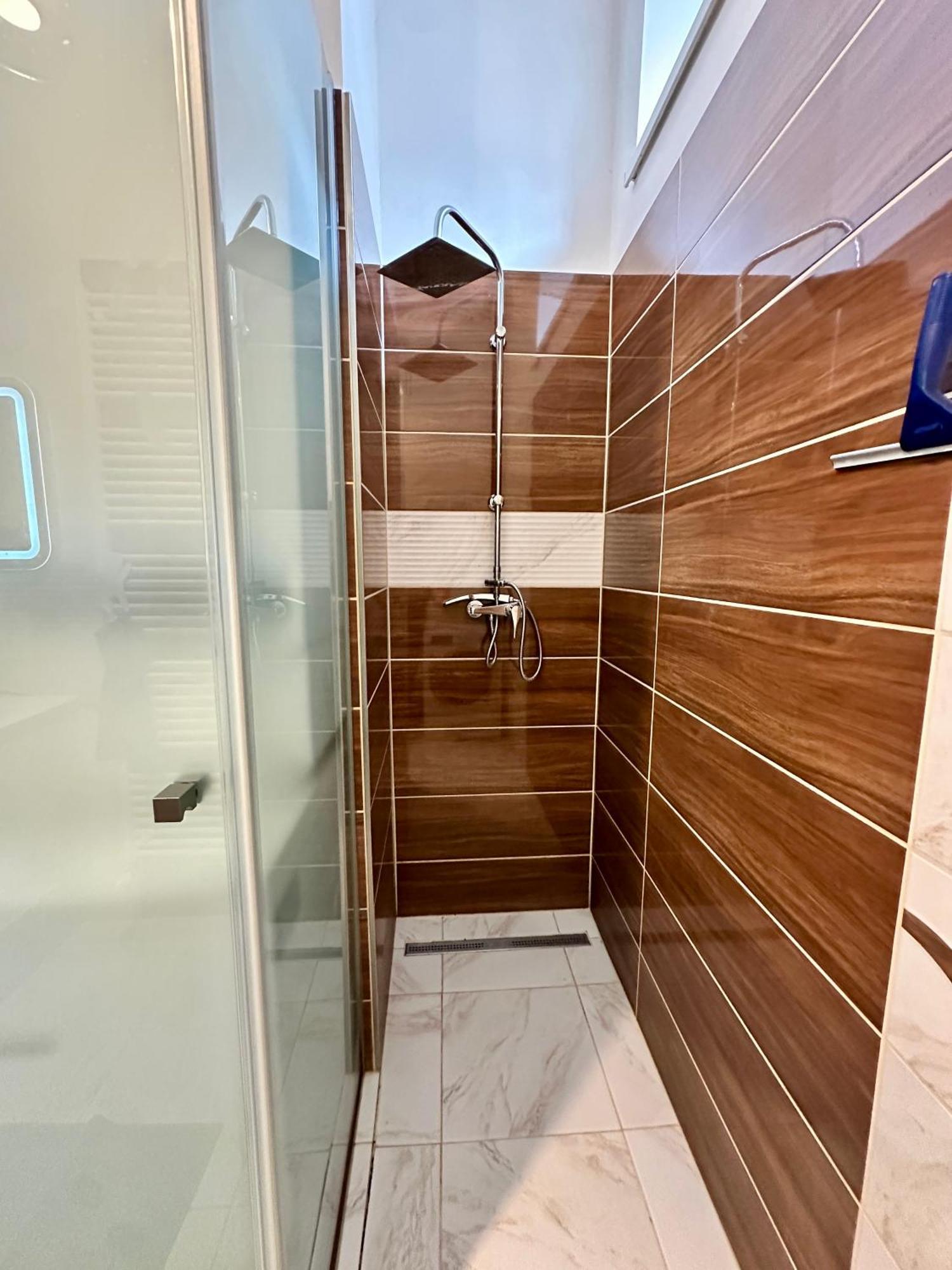 Princess Main Square Apartment Попрад Экстерьер фото